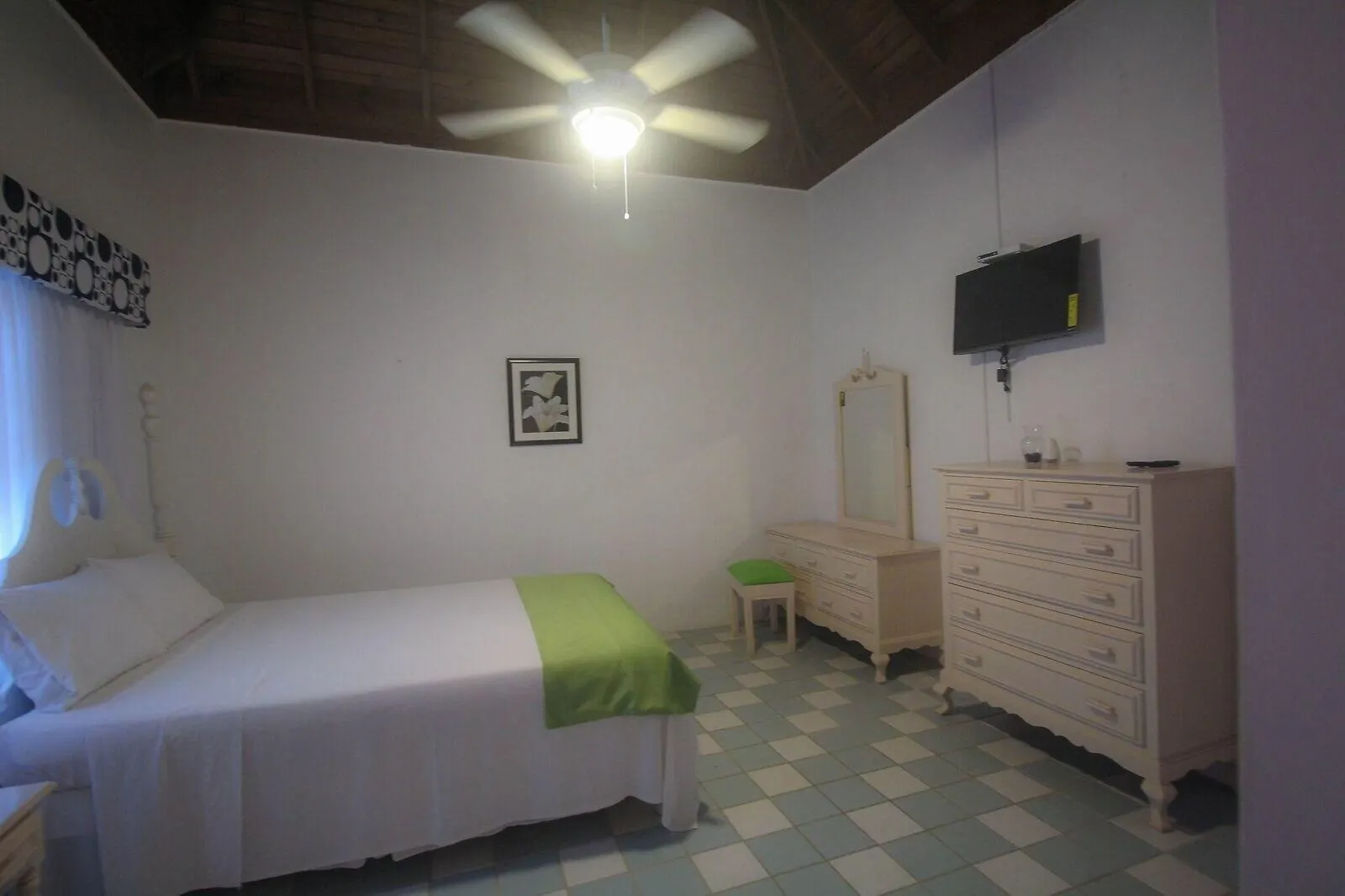 Kenwood Villa Suites Μοντέγκο Μπέυ