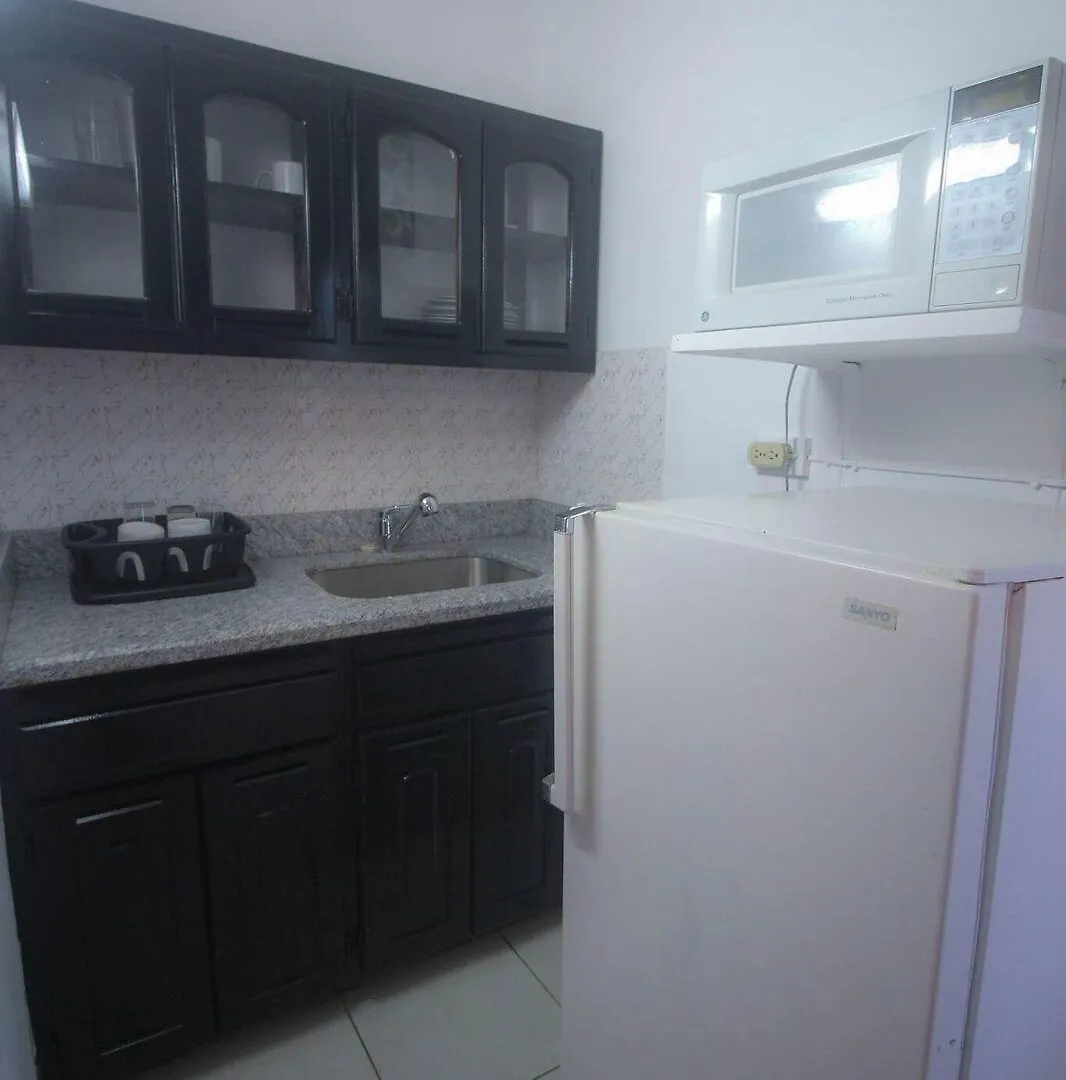 Kenwood Villa Suites Μοντέγκο Μπέυ