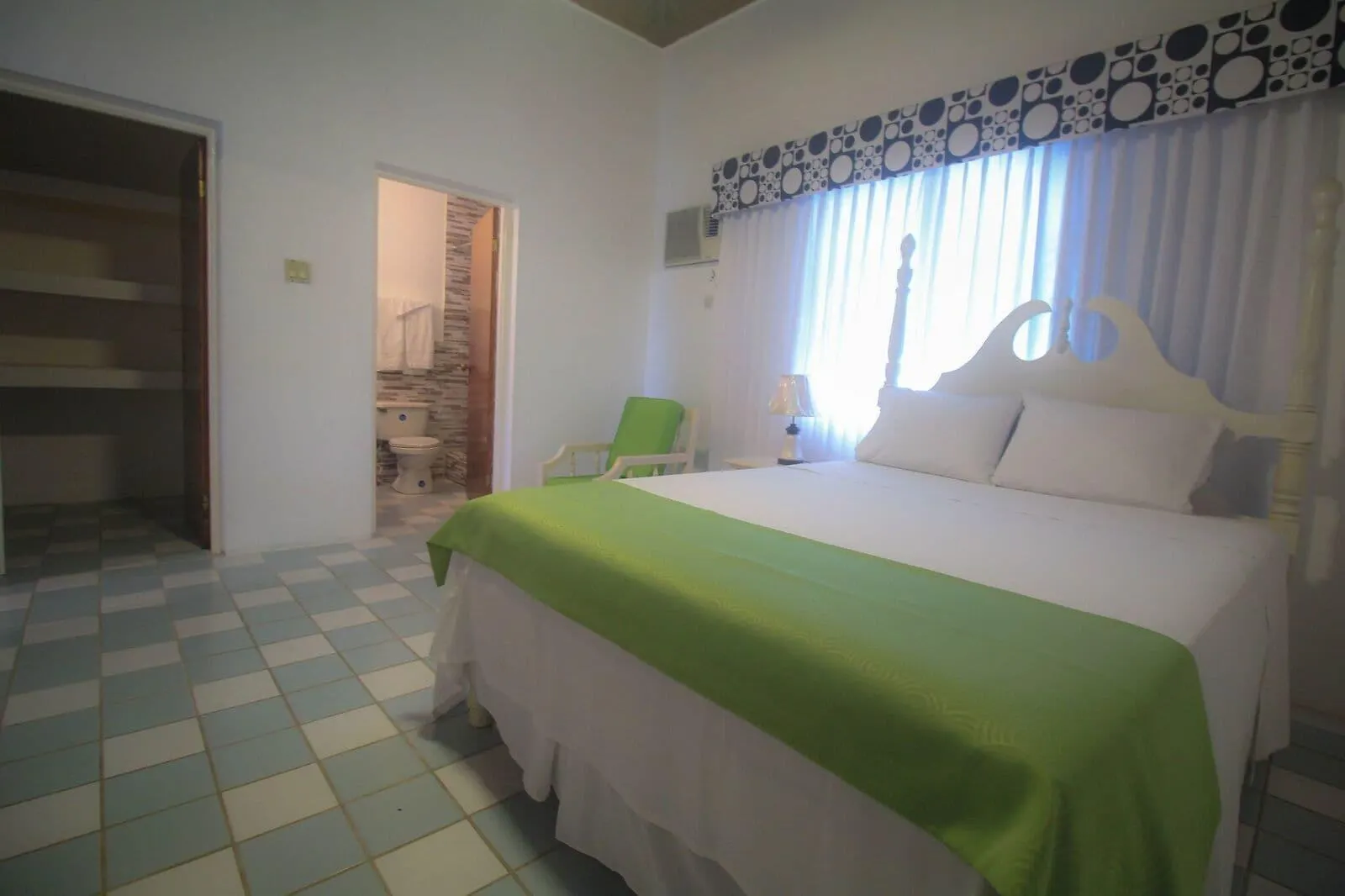 Kenwood Villa Suites Μοντέγκο Μπέυ
