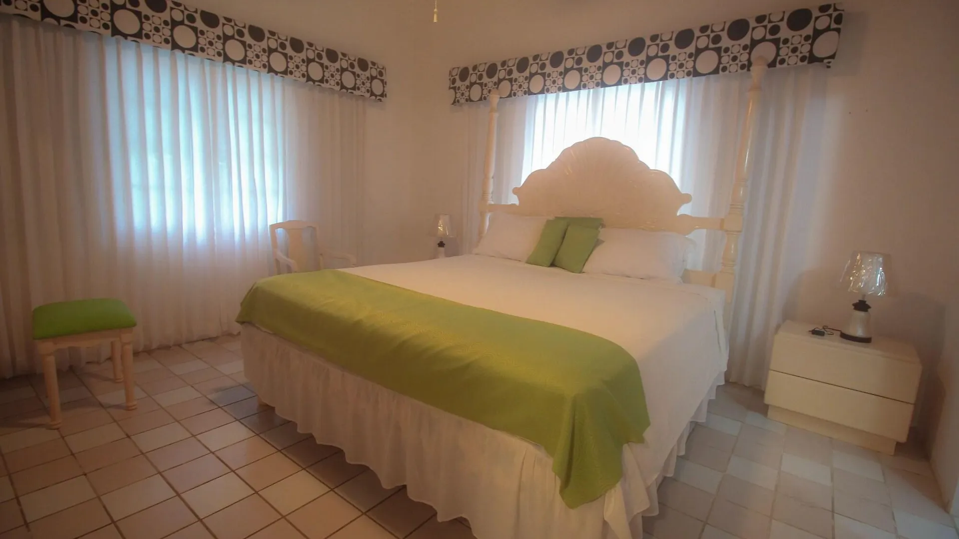 Kenwood Villa Suites Μοντέγκο Μπέυ 0*,
