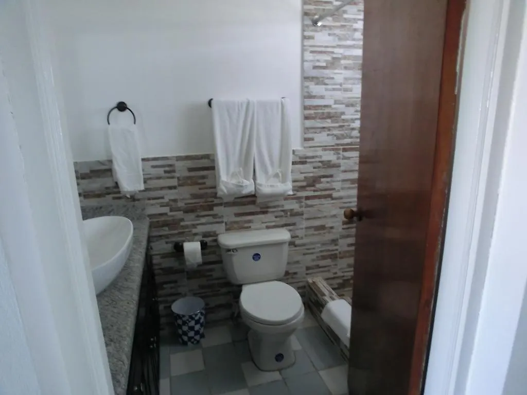 Kenwood Villa Suites Μοντέγκο Μπέυ