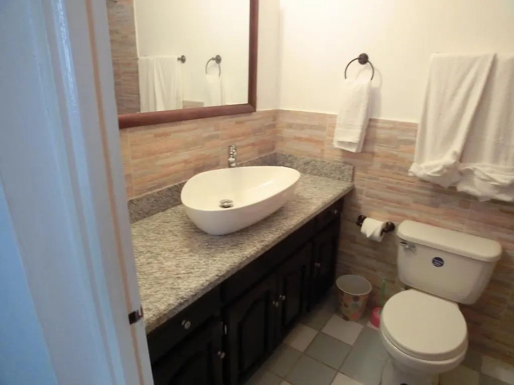 Kenwood Villa Suites Μοντέγκο Μπέυ