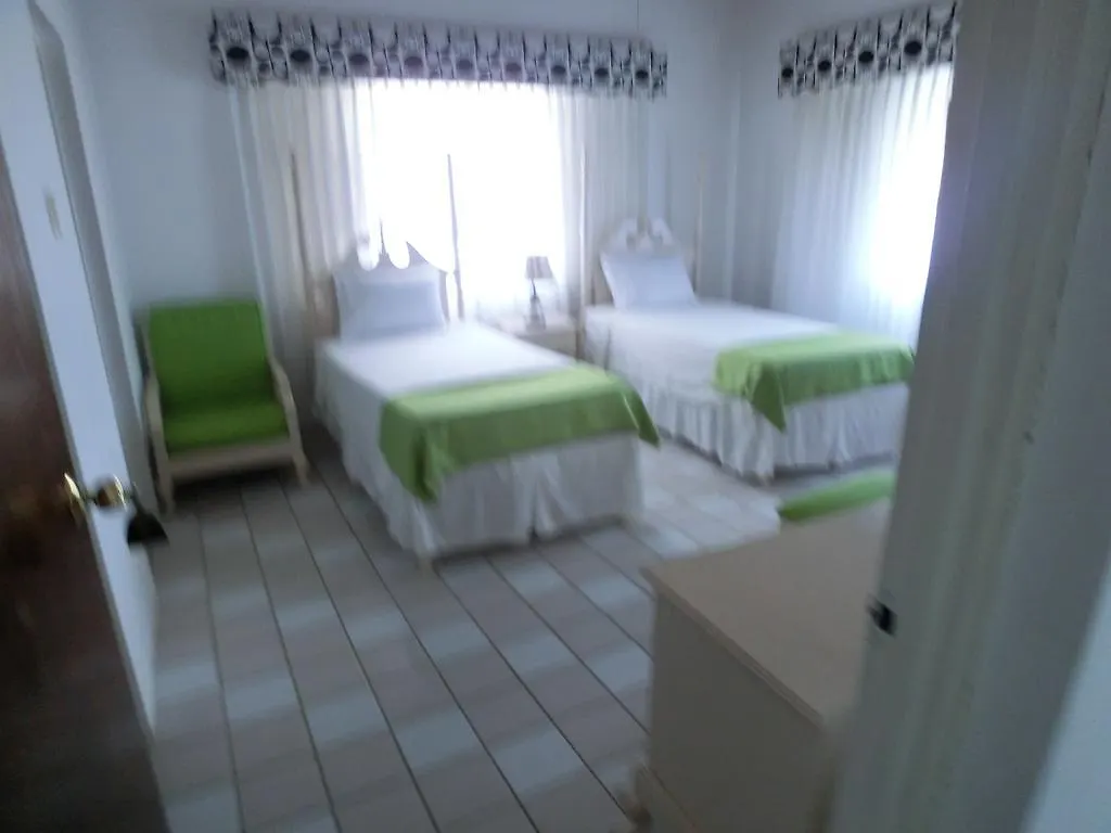 Kenwood Villa Suites Μοντέγκο Μπέυ