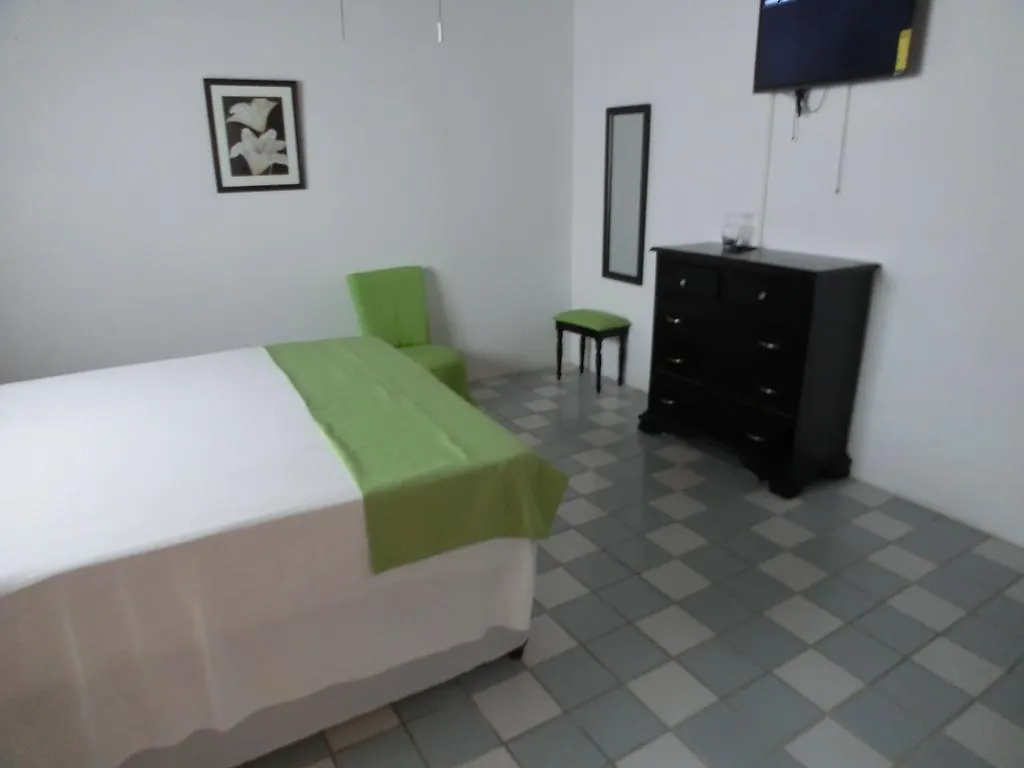 Kenwood Villa Suites Μοντέγκο Μπέυ