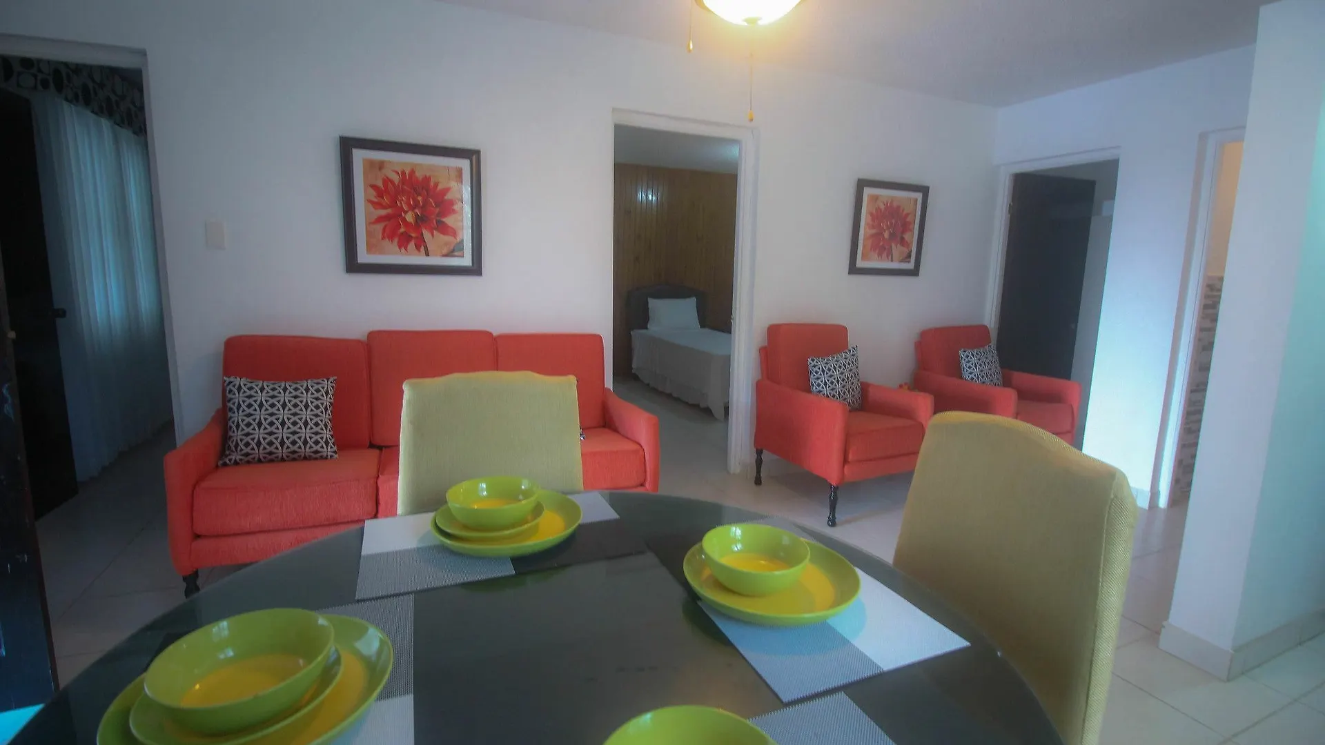 Kenwood Villa Suites Μοντέγκο Μπέυ