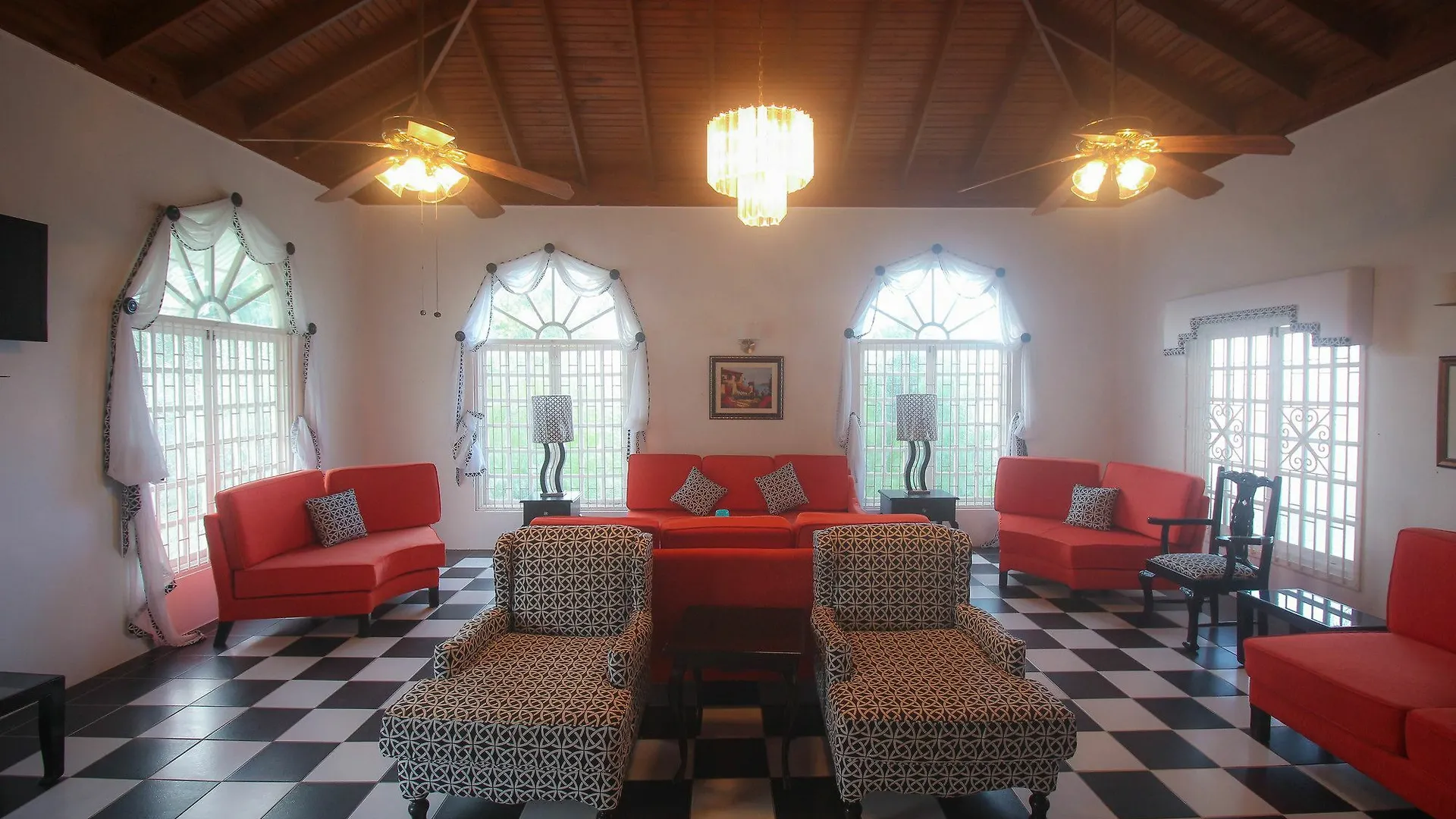Kenwood Villa Suites Μοντέγκο Μπέυ